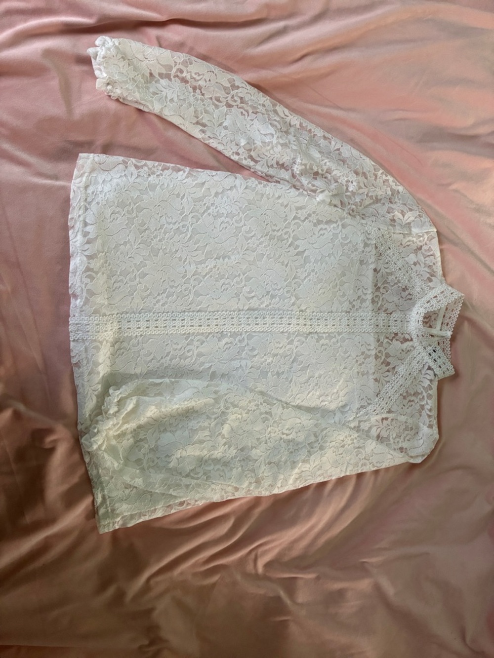 Cable & Gauge White Lace Long-Sleeve Blouse